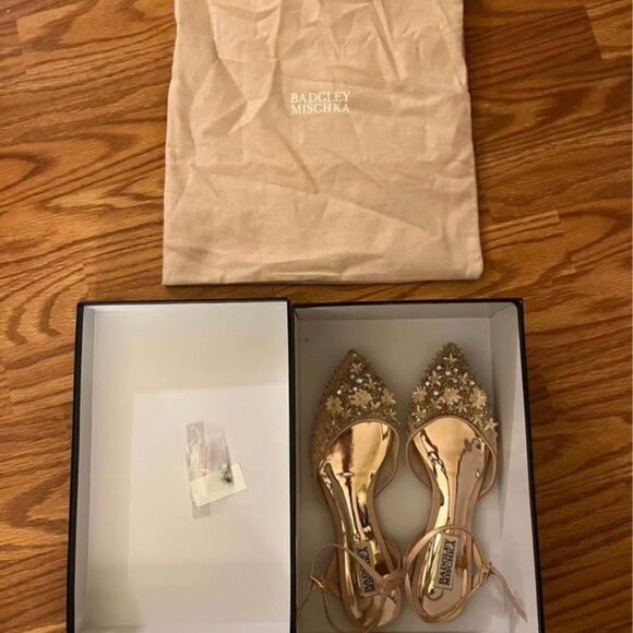 Badgley Mischka Rose Gold Flats - Picture 2 of 3